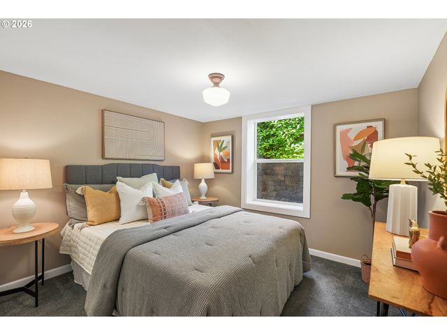 6804 Ne Davis St, Portland, OR 97213