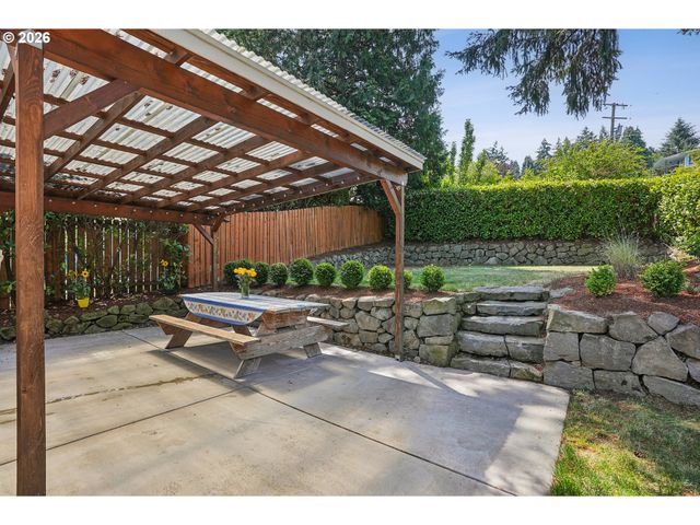 6804 Ne Davis St, Portland, OR 97213