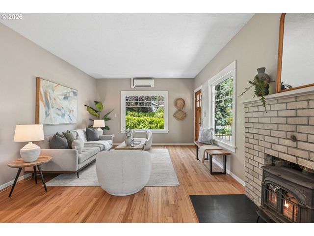 6804 Ne Davis St, Portland, OR 97213
