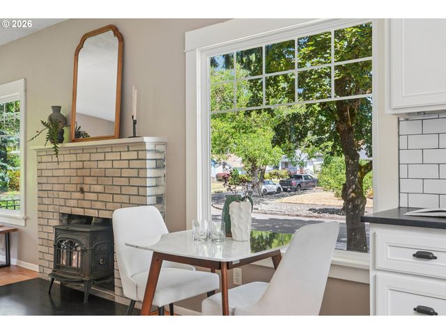 6804 Ne Davis St, Portland, OR 97213