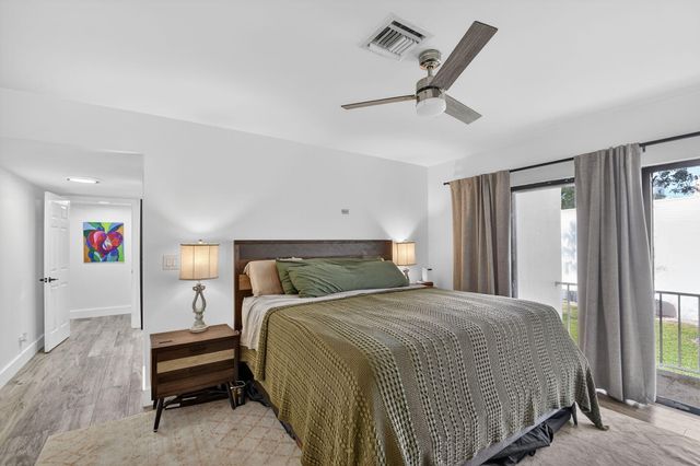 1801 Presidential Way D204, West Palm Beach, FL 33401