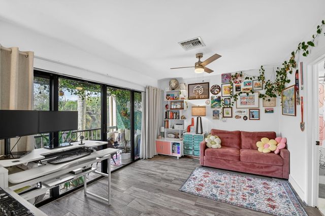 1801 Presidential Way D204, West Palm Beach, FL 33401