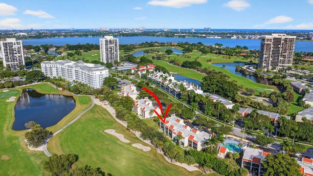 1801 Presidential Way D204, West Palm Beach, FL 33401