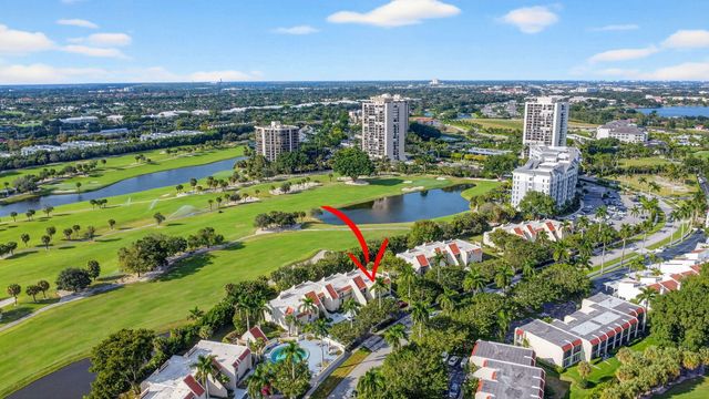 1801 Presidential Way D204, West Palm Beach, FL 33401