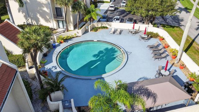 1801 Presidential Way D204, West Palm Beach, FL 33401