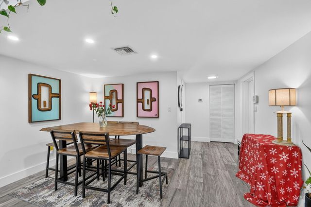1801 Presidential Way D204, West Palm Beach, FL 33401