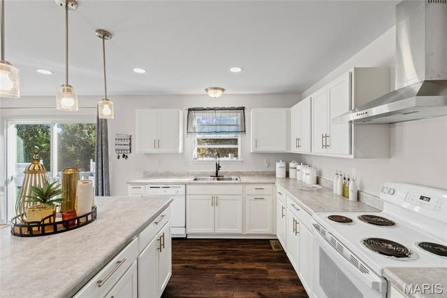 2228 Hagenstone Terrace, Unincorporated, MO 63125