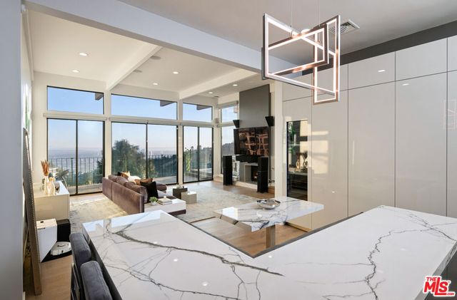 2001 Sunset Plaza Drive, Los Angeles, CA 90069