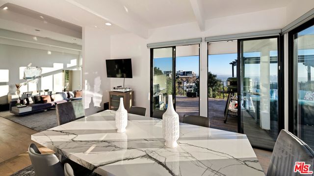 2001 Sunset Plaza Drive, Los Angeles, CA 90069