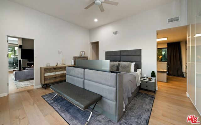 2001 Sunset Plaza Drive, Los Angeles, CA 90069