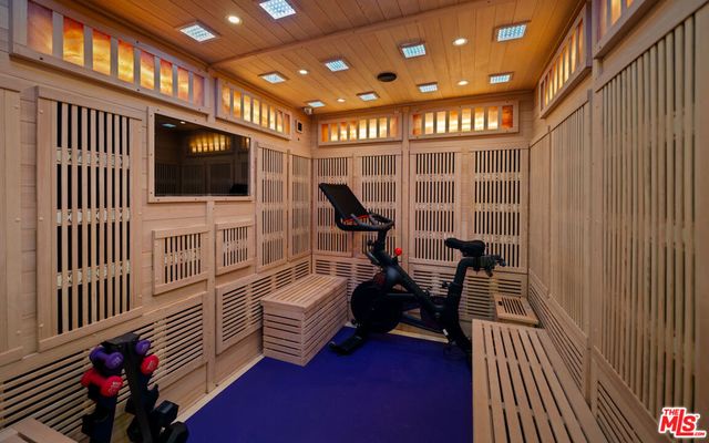 2001 Sunset Plaza Drive, Los Angeles, CA 90069