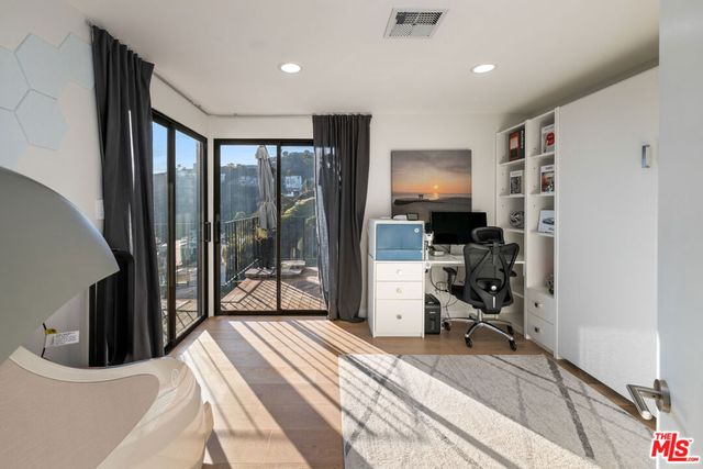 2001 Sunset Plaza Drive, Los Angeles, CA 90069