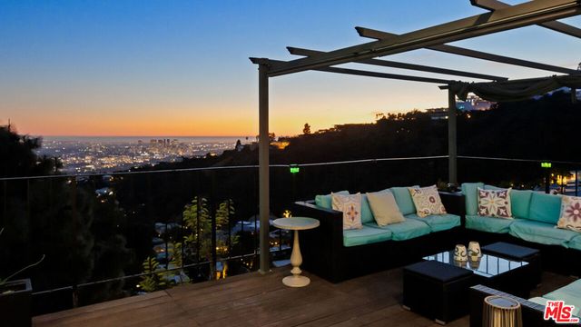 2001 Sunset Plaza Drive, Los Angeles, CA 90069