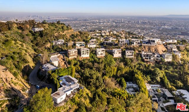 2001 Sunset Plaza Drive, Los Angeles, CA 90069