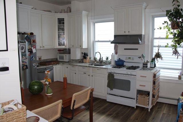 15 Arcola 2, Boston, MA 02130