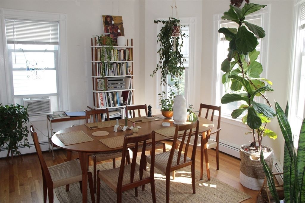 15 Arcola 2, Boston, MA 02130