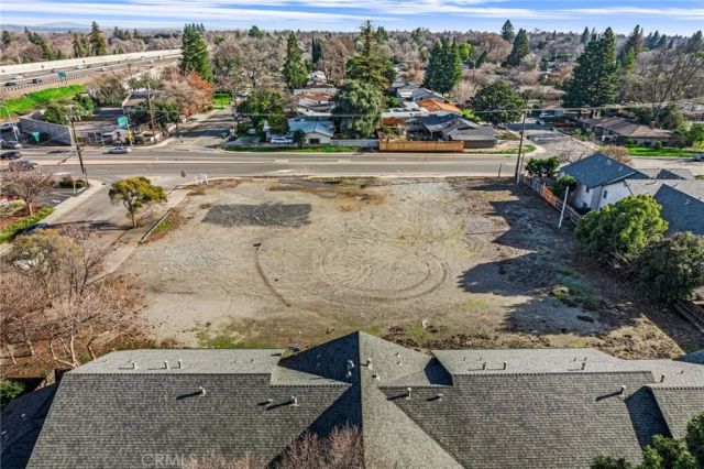 996 E 1st, Chico, CA 95926