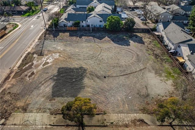 996 E 1st, Chico, CA 95926