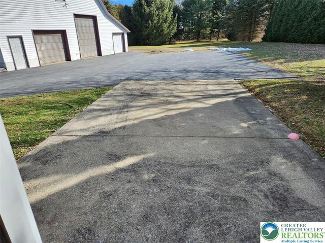 5543 PA Route 873, North Whitehall Twp, PA 18078