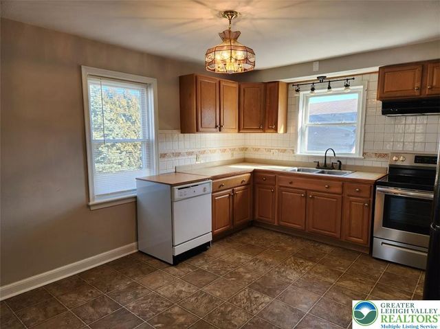 5543 PA Route 873, North Whitehall Twp, PA 18078