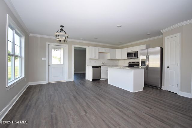 34 Hampton Way, Snow Hill, NC 28580