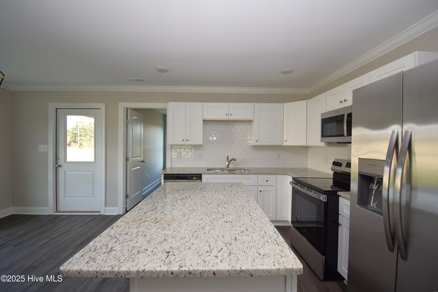 34 Hampton Way, Snow Hill, NC 28580