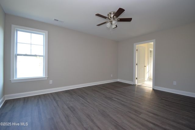 34 Hampton Way, Snow Hill, NC 28580