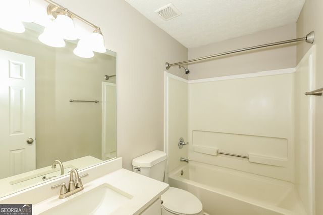 7196 Williamsburg Drive, Riverdale, GA 30274