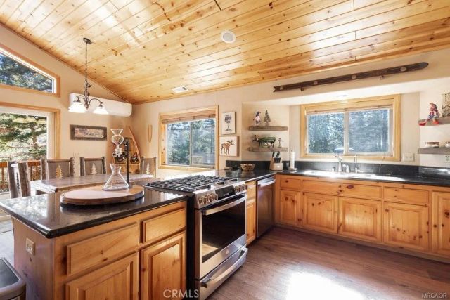 42741 Cougar Road, Big Bear Lake, CA 92315
