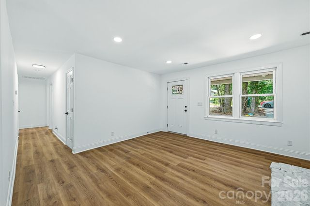 1936 Lakedell Drive, Charlotte, NC 28215