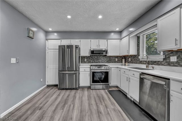 19020 Watercrest Avenue, Maple Heights, OH 44137