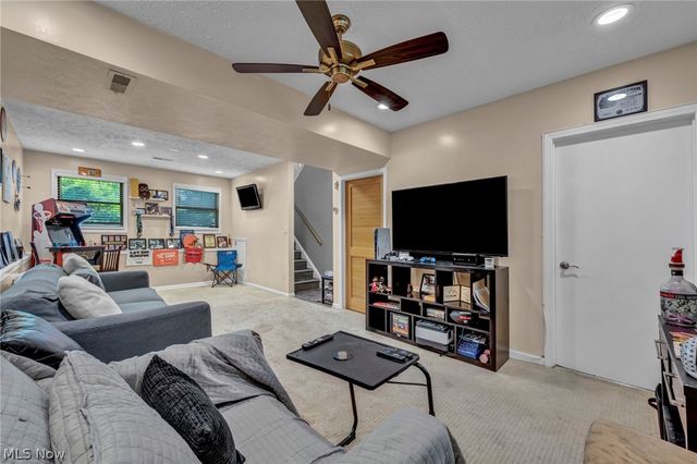 19020 Watercrest Avenue, Maple Heights, OH 44137