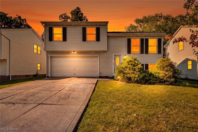 19020 Watercrest Avenue, Maple Heights, OH 44137