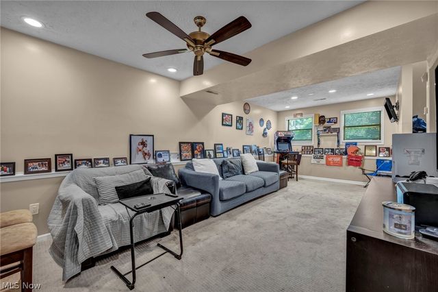 19020 Watercrest Avenue, Maple Heights, OH 44137