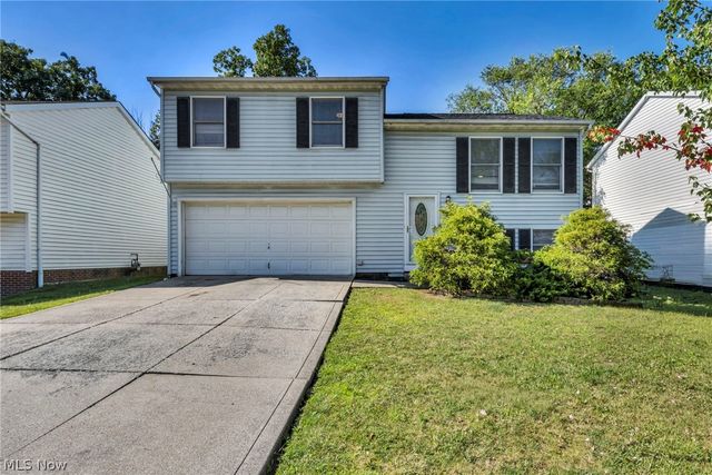 19020 Watercrest Avenue, Maple Heights, OH 44137