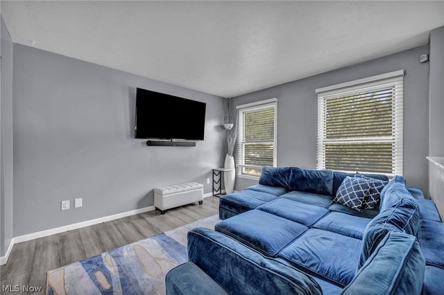 19020 Watercrest Avenue, Maple Heights, OH 44137