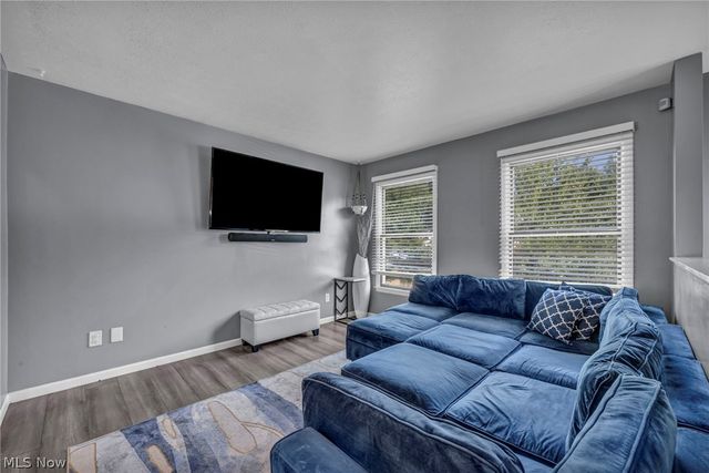19020 Watercrest Avenue, Maple Heights, OH 44137