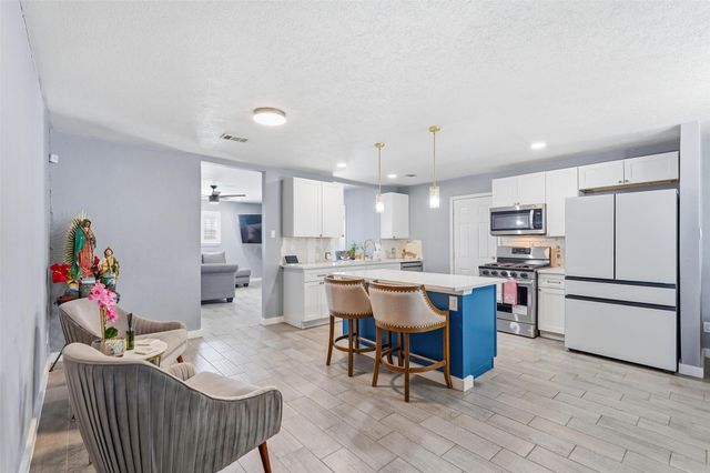 324 W Grubb Drive, Mesquite, TX 75149