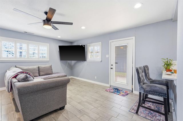 324 W Grubb Drive, Mesquite, TX 75149