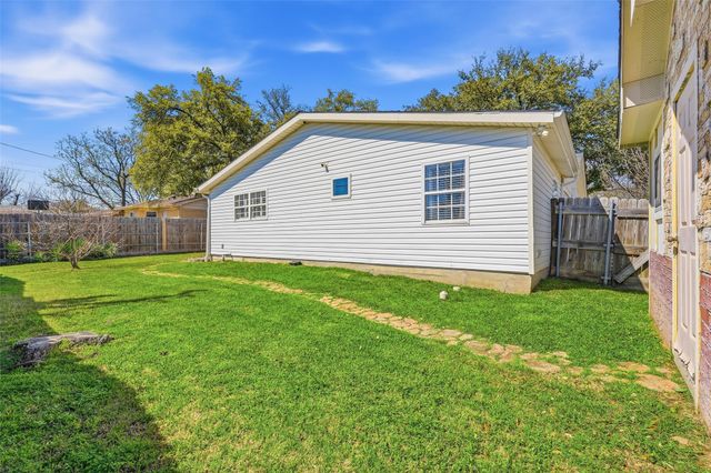 324 W Grubb Drive, Mesquite, TX 75149