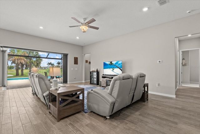 8510 COASTAL PALMS GLEN, Parrish, FL 34219