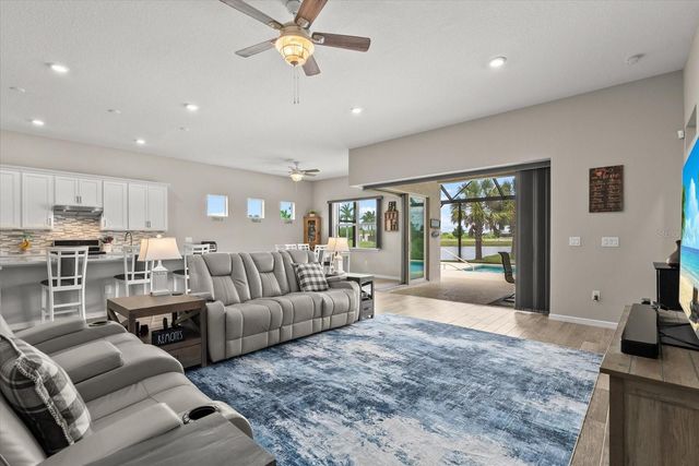 8510 COASTAL PALMS GLEN, Parrish, FL 34219