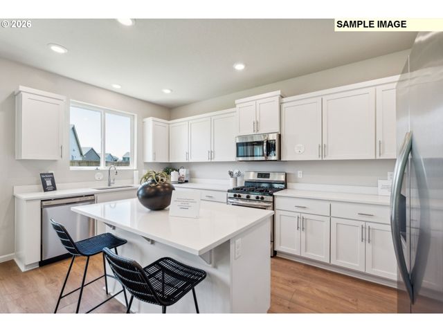 16727 Se Multnomah Falls Dr, Happy Valley, OR 97086