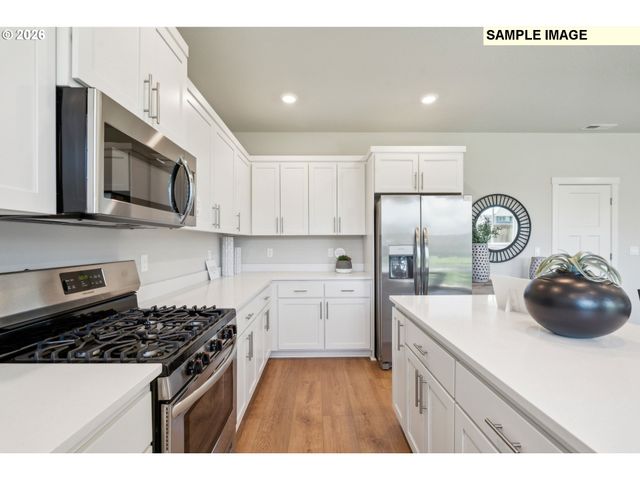 16727 Se Multnomah Falls Dr, Happy Valley, OR 97086