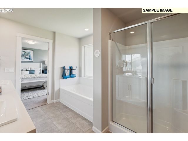16727 Se Multnomah Falls Dr, Happy Valley, OR 97086