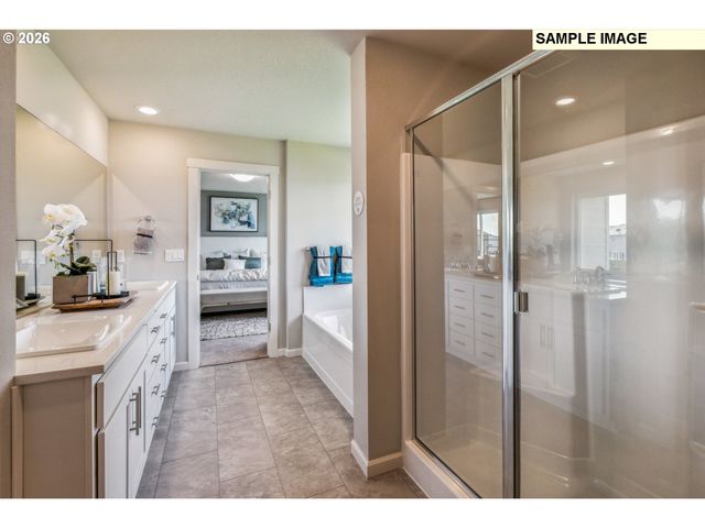 16727 Se Multnomah Falls Dr, Happy Valley, OR 97086