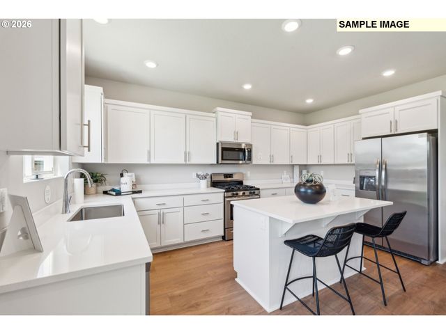 16727 Se Multnomah Falls Dr, Happy Valley, OR 97086