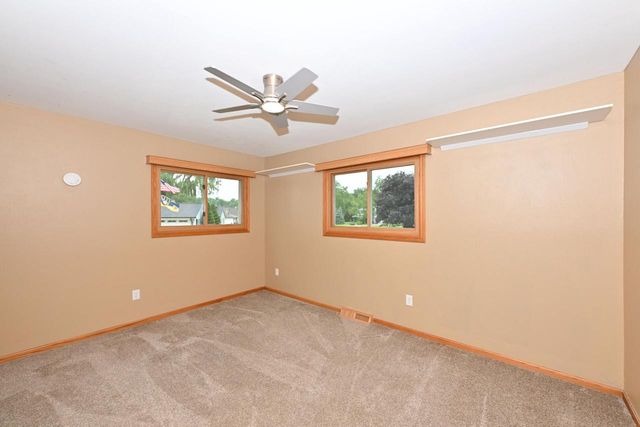 12237 W Larkspur ROAD, Franklin, WI 53132