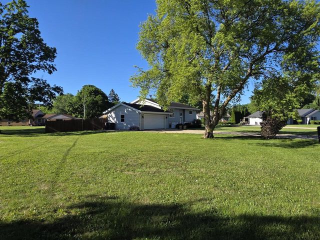12237 W Larkspur ROAD, Franklin, WI 53132