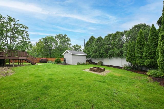 12237 W Larkspur ROAD, Franklin, WI 53132